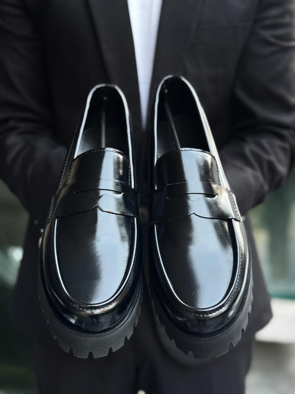 BLACK CHUNKY PENNY LOAFERS – CLASSIC & STYLISH