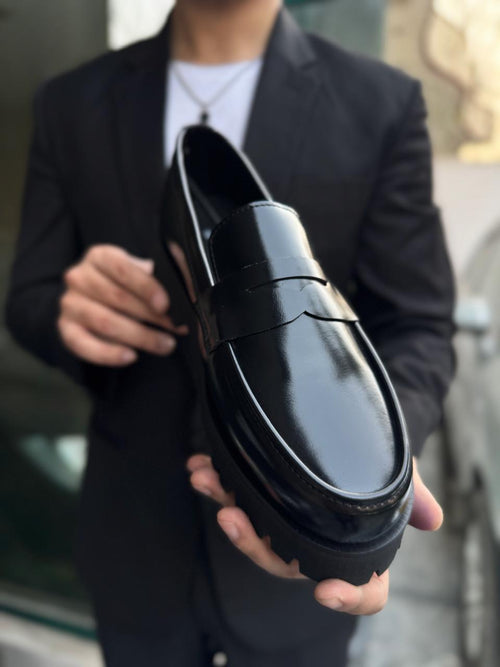 BLACK CHUNKY PENNY LOAFERS – CLASSIC & STYLISH