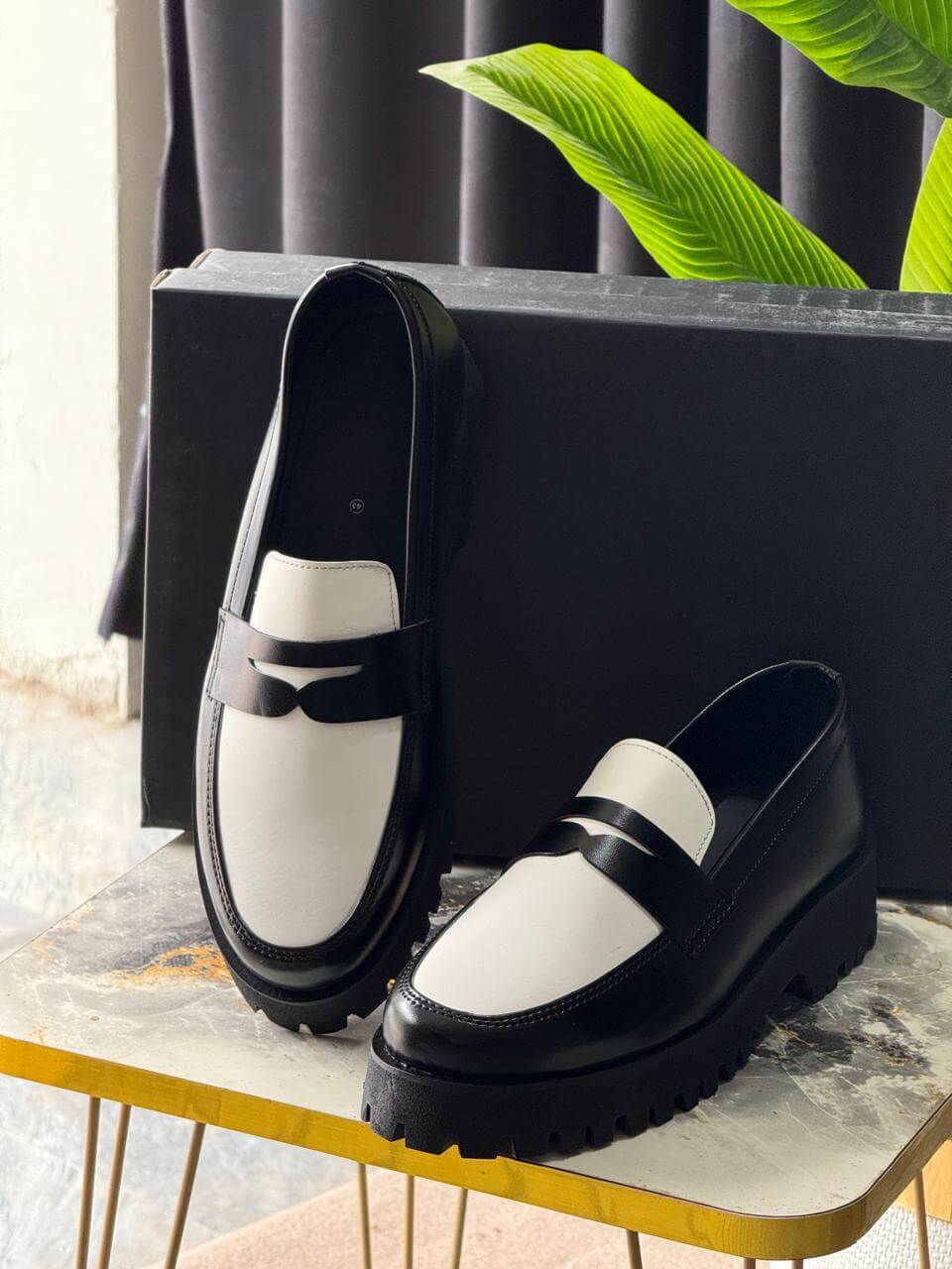 WHITE & BLACK CHUNKY PENNY LOAFERS – CLASSIC & VINTAGE